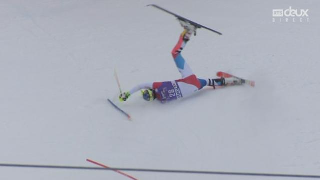 Slalom messieurs, 1re manche: Ramon Zenhaeusern (SUI) chute à deux portes de l'arrivée et est éliminé