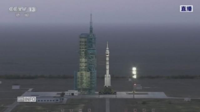 Lancement réussi d'une fusée chinoise avec deux astronautes à son bord