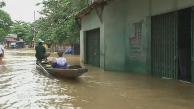 Le centre du Vietnam piégé par des crues subites