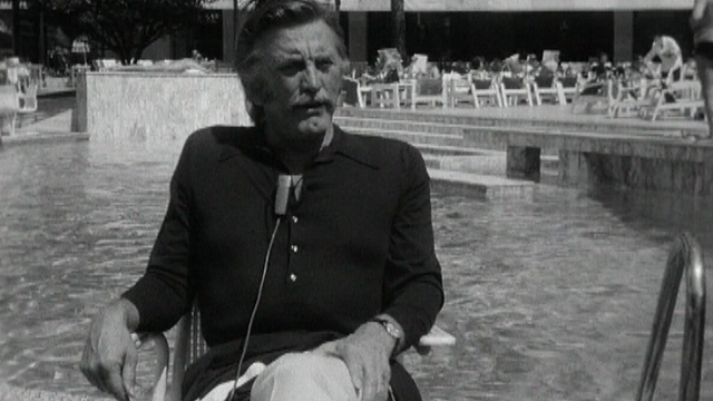 Interview de Kirk Douglas en 1970 à Cannes. [RTS]