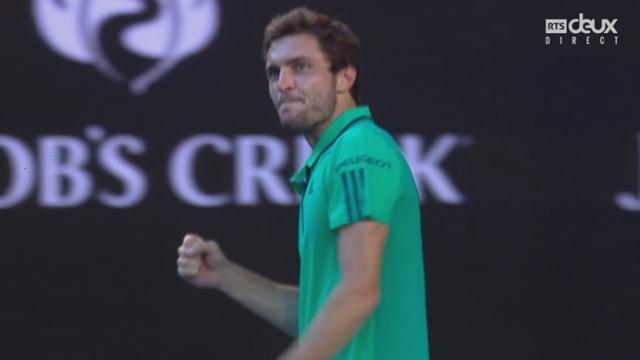 8es de finale, Novak Djokovic (SER) - Gilles Simon (FRA) (6-3, 6-7, 6-4, 4-6): Superbe opposition de Gilles Simon qui empoche la 4e manche!