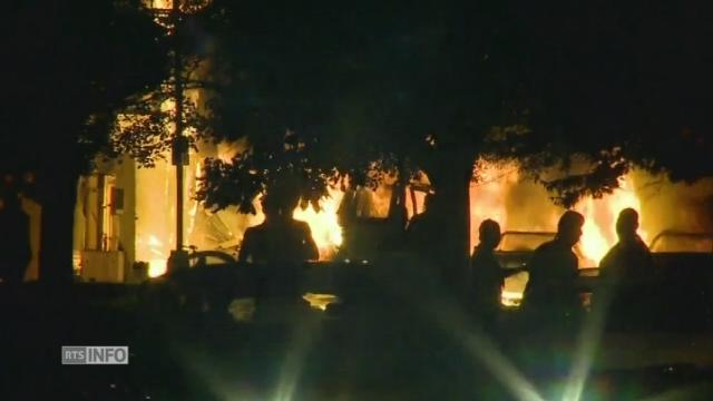 Voitures et commerces incendiés à Milwaukee après la mort d'un suspect