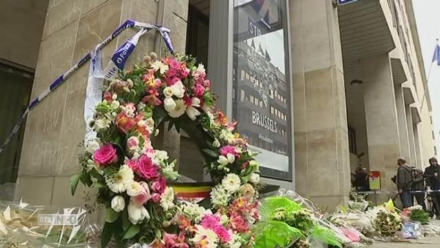 Les membres de la commission d'enquête parlementaire ont rendu hommage aux victimes des attentats de Bruxelles