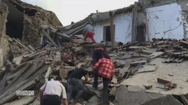 Amatrice se réveille dans les ruines après le séisme en Italie