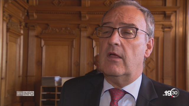 La gestion de Guy Parmelin remise en question