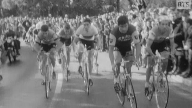 Poulidor devance Jimenez et Merckx à Lausanne en 1967. [RTS]