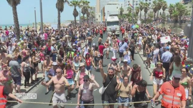 Foule joyeuse a la Gay Pride de Tel Aviv