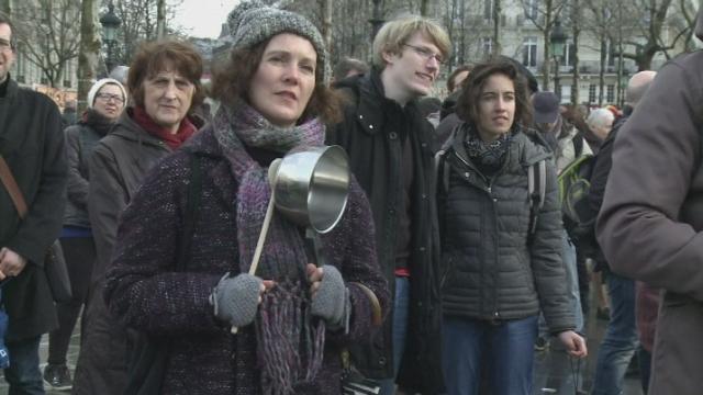 Une manifestation contre Fillon, place de la République à Paris le 5 mars 2017.