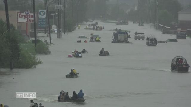 Le bateau devient le moyen de locomotion principal à Houston