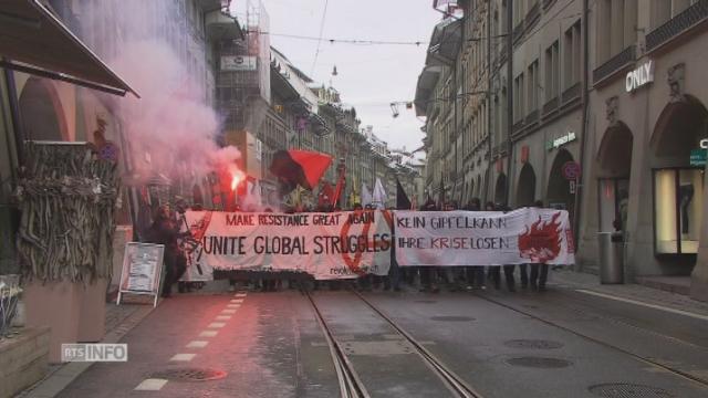 Entre 200 et 300 personnes ont manifesté à Berne contre le forum économique mondial