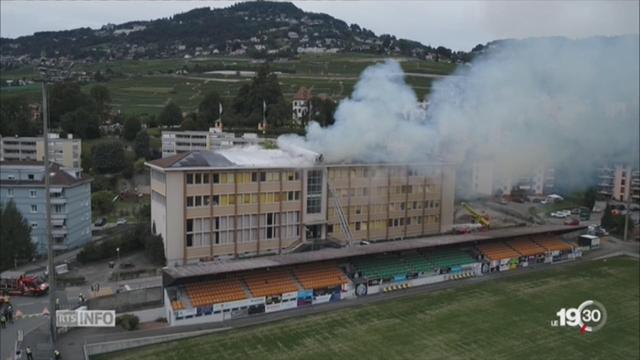 Vevey: les flammes ravagent le toit du collège des Crosets