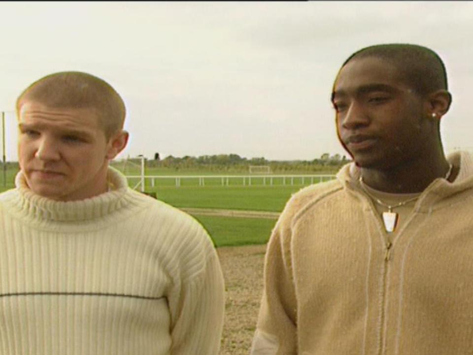 Philippe Senderos et Johan Djourou interviewés à Londres en 2003. [RTS]