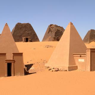Pyramides de Meroe au Soudan [Fotolia - hecke71]
