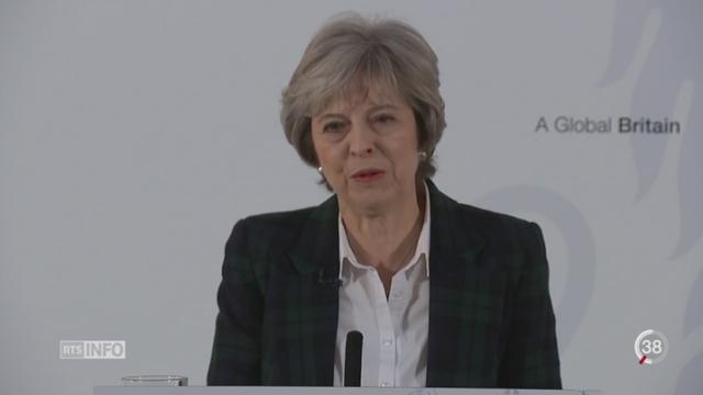 Grande-Bretagne: Theresa May s'oriente vers un Brexit dur