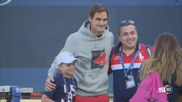 Roger Federer tient sa promesse et affronte un jeune malade
