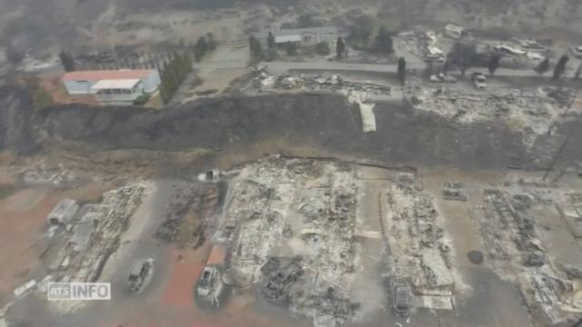 Paysages lunaires à l'ouest de Canada suite aux incendies qui ont ravagé la région