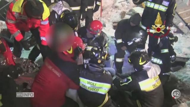 Italie: 4 jours après l'avalanche qui a détruit un hôtel, 11 survivants ont été retirés des décombres
