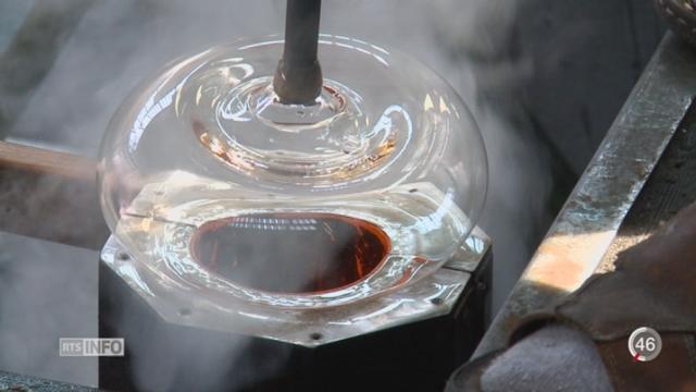 Reportage dans la dernière fabrique de verre artisanal de Suisse