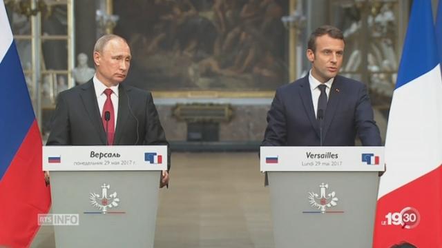 Versailles: Emmanuel Macron reçoit Vladimir Poutine