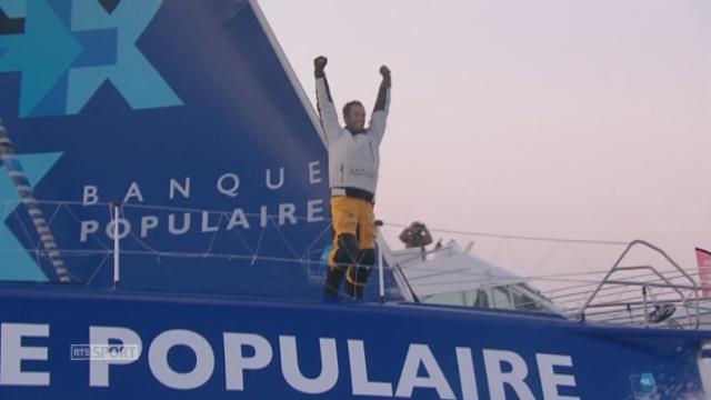 Après 74 jours de voyage en solitaire et sans escale, Armel Le Cléac’h remporte la 8e édition du Vendée Globe!