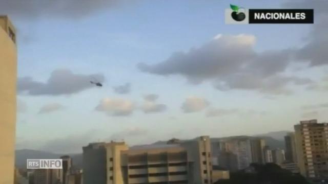 Images de l'hélicoptère survolant le siège de la Cour suprême à Caracas