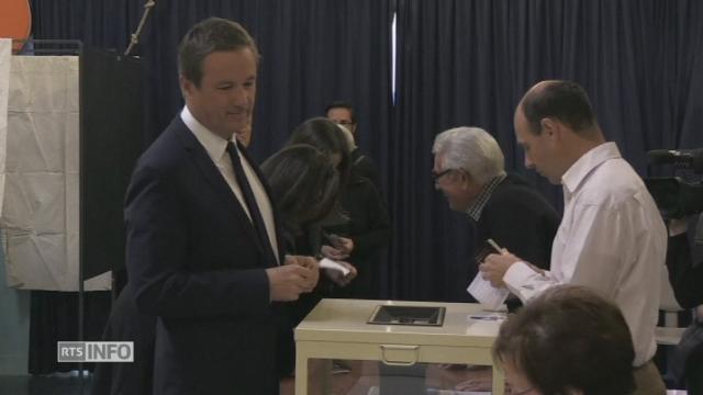 Nicolas Dupont-Aignan, le premier des candidats à voter