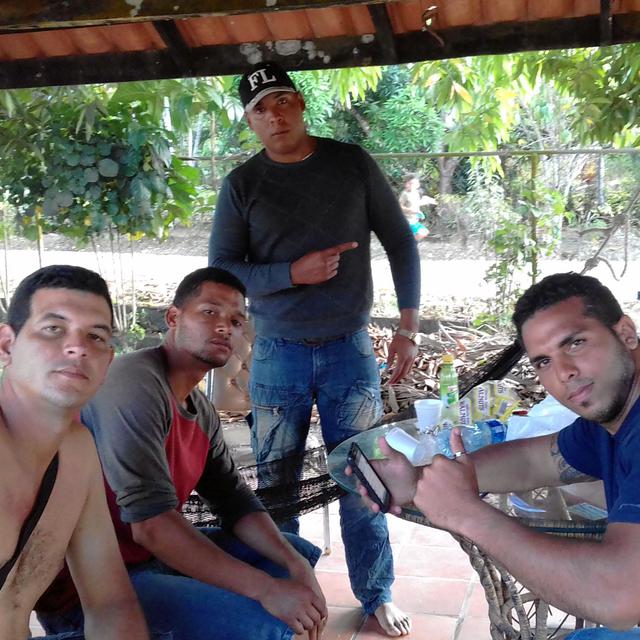 Quatre migrants cubains coincés au Panama [RTS - Cécile Raimbeau]