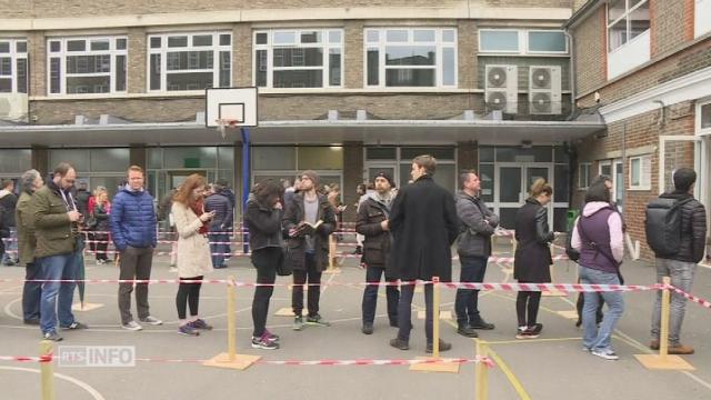 Les Français de Londres font la queue pour voterr