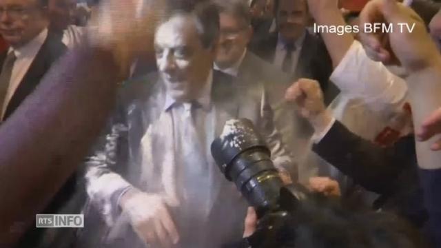 Les images de François Fillon enfariné à son arrivée à un meeting à Strasbourg en France