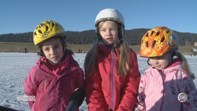 Lac des Taillères: gelé pour le bonheur des petits et des grands