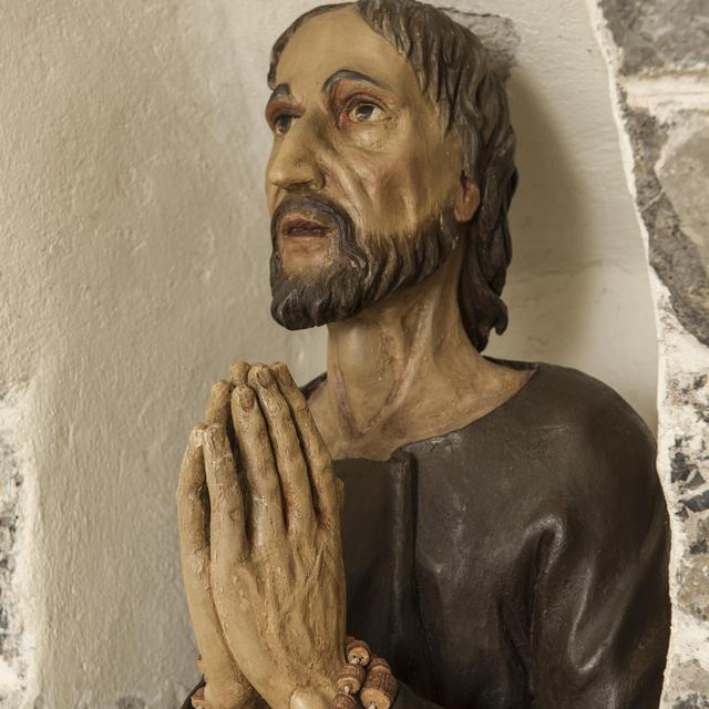 Statue de Nicolas de Flue, Chapelle Klisterlialp, Melchtal, OW. [fotolia - tauav]