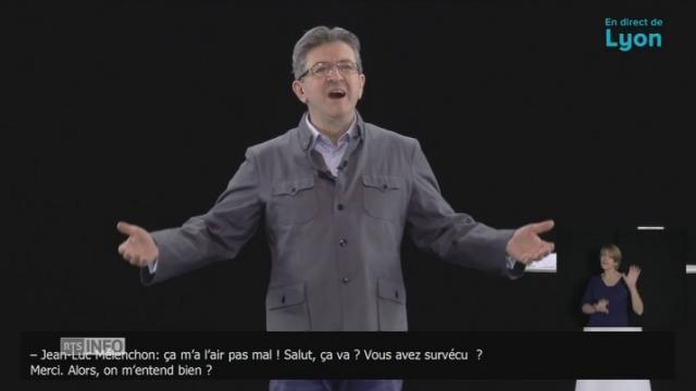 Jean-Luc Mélenchon tient un double meeting grâce à un hologramme