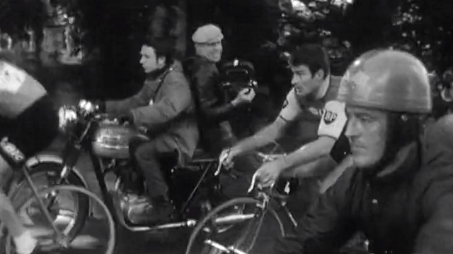 Raymond Poulidor lors de l'édition 1967 de la course cycliste "A travers Lausanne". [RTS]