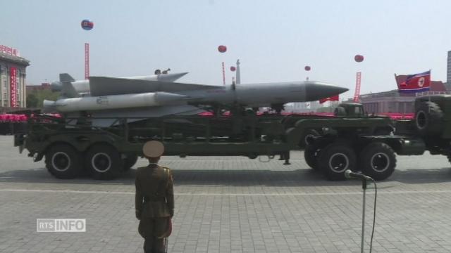 La Corée du Nord présente des missiles mer-sol au défilé militaire
