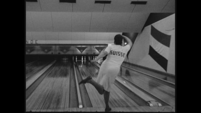 Bowling : entraînement de l'équipe de Suisse au bowling de Meyrin en 1969