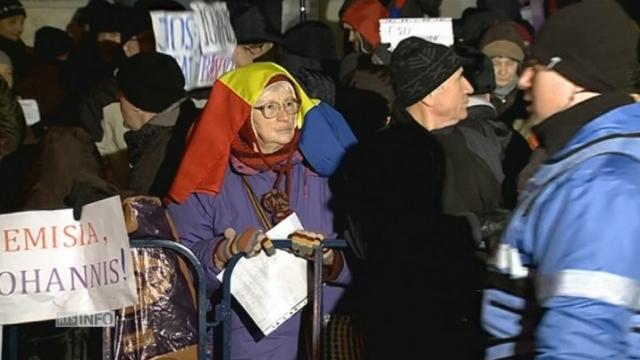 Les Roumains toujours dans la rue