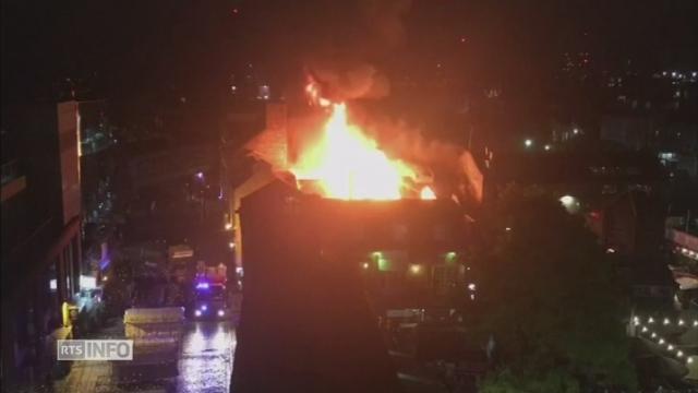 Les images de l'incendie du marché londonien de Camden Lock