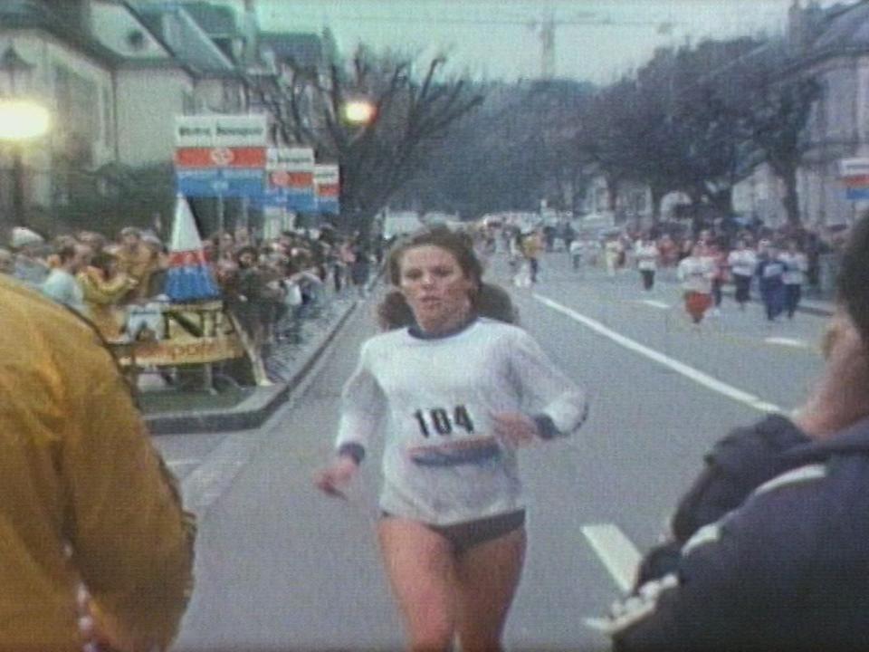 Cornelia Buerki à l'arrivée de la Course de l'escalade 1982. [RTS]