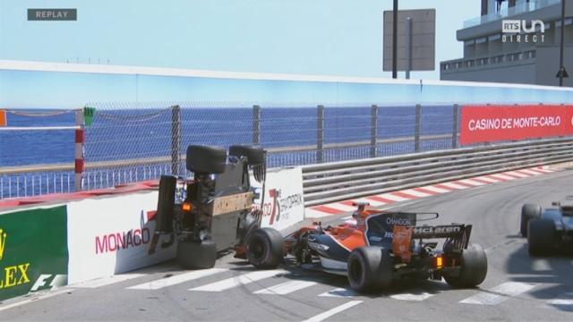 GP de Monaco: Wehrlein (GER) et Button (GBR) s'accrochent et l'allemand termine sur deux roues