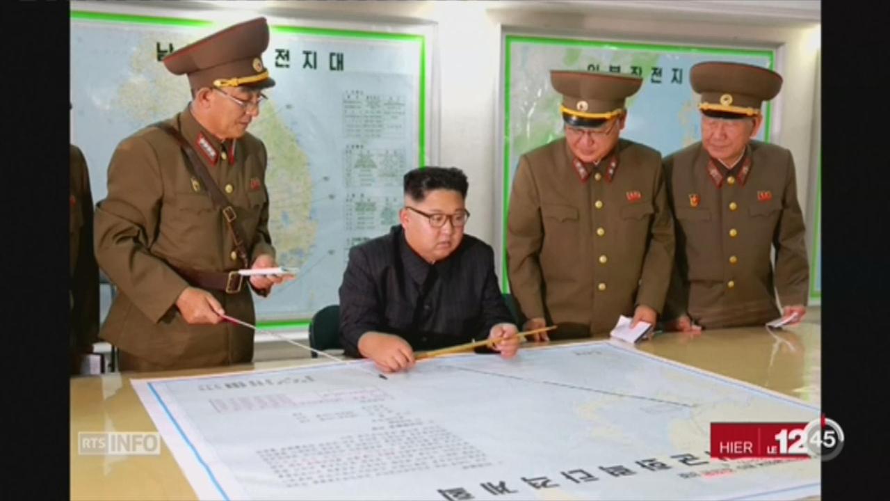 Kim Jong-Un renonce provisoirement à son projet de tirs vers l’île de Guam