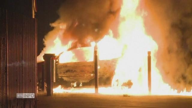 Un véhicule a été brûlé durant la nuit à Aulnay-sous-Bois