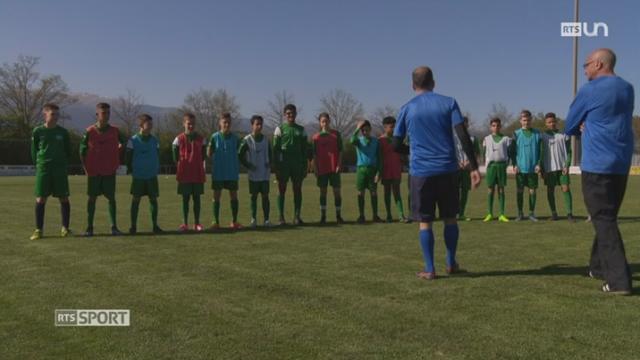Football- Le Mag: Meyrin (GE) a mis en place une équipe de jeunes dont le développement biologique est plus tardif