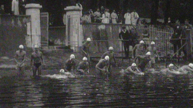 Les nageurs au départ à la Perle du lac en 1963. [RTS]
