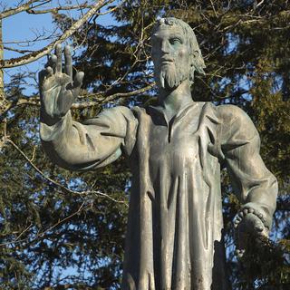 Statue en bronze de Nicolas de Flue, Flüeli-Ranft Obwald [fotolia - tauav]