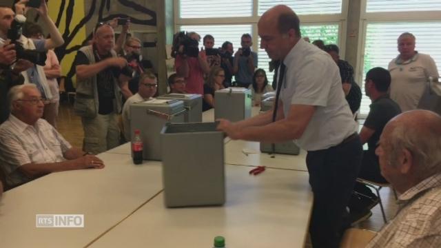 Début du décompte des bulletins à Moutier