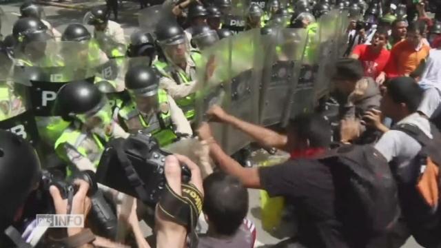 Heurts entre manifestants et la police au Venezuela