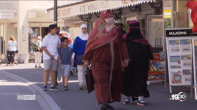 Le Conseil fédéral veut punir toute personne qui force une femme à revêtir une Burqa. Contre-projet à l'initiative anti-burqa