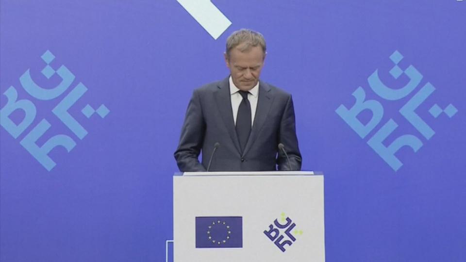 Donald Tusk s'en prend à Donald Trump