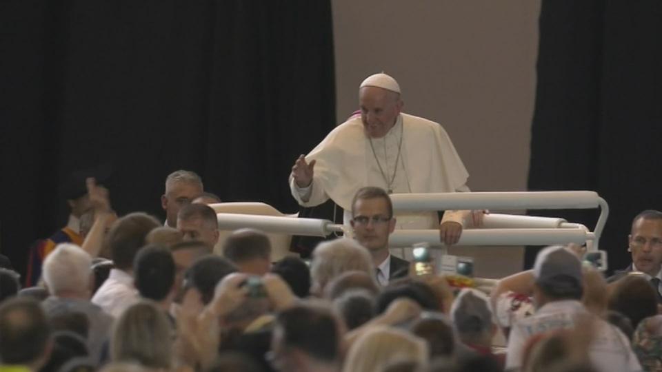 Le pape fait une première apparition à Palexpo.