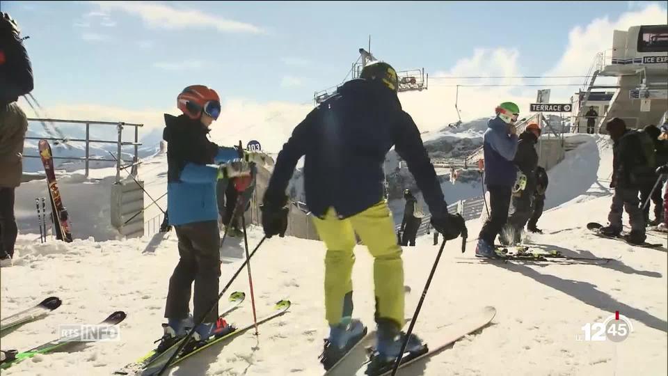 Coup d'envoi de la saison de ski ce week-end. Ouverture des pistes en Valais, dans les Alpes orientales, centrales et Oberland.